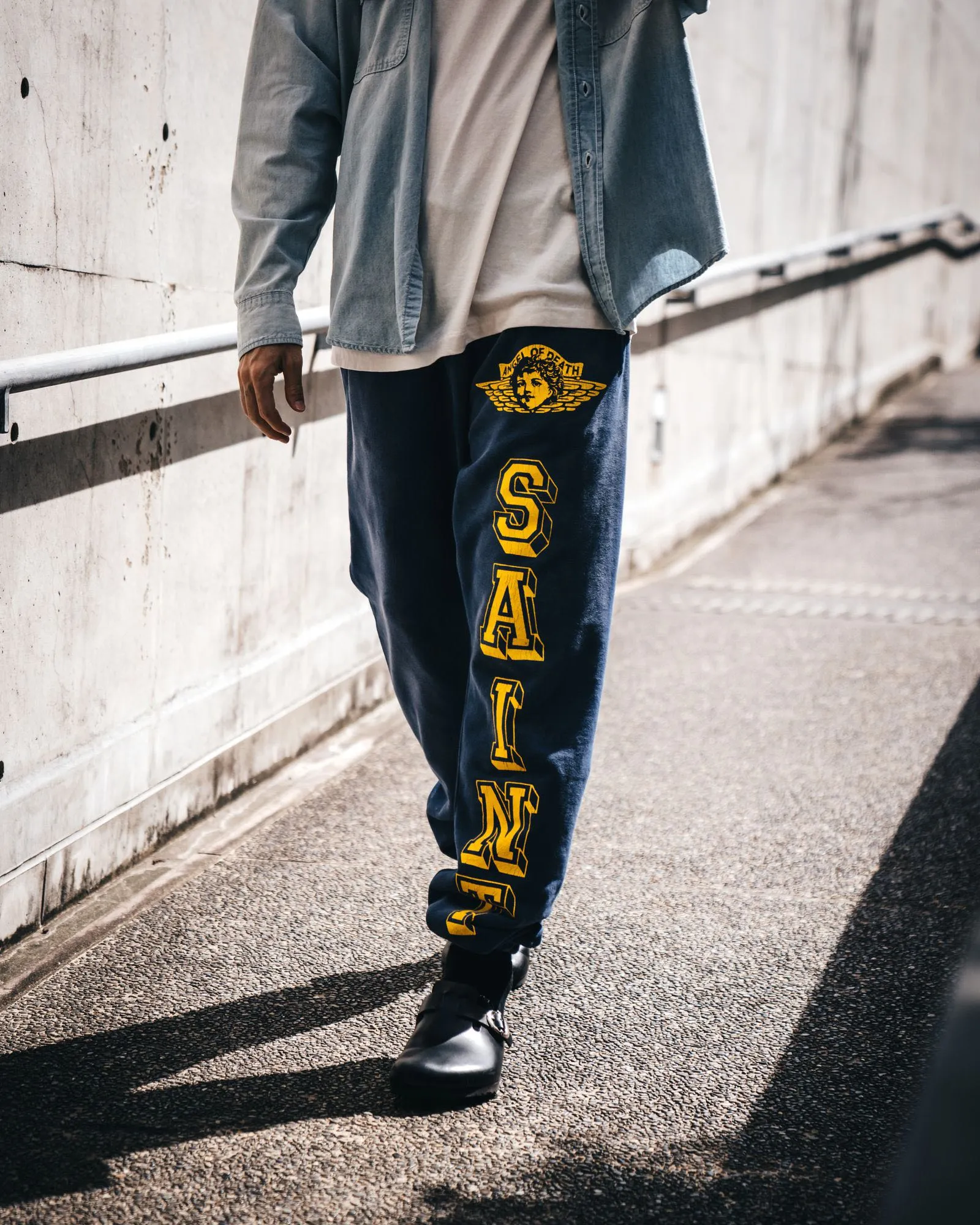 SAINT M×××××× ANGEL SWEATER PANTS/NAVY Angel Reborn Blue Sweatpants Washed Blue S-XL Assute Garment Dyeing Full Clothes Water Fading Dirty and Distressed New Vintage Ceiling God Cut Original Same Style